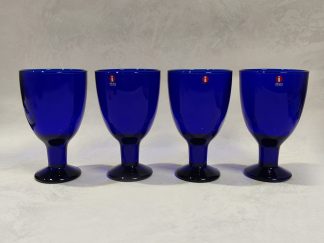 Iittala Verna viinilasit, tummansininen – 4 kpl setti