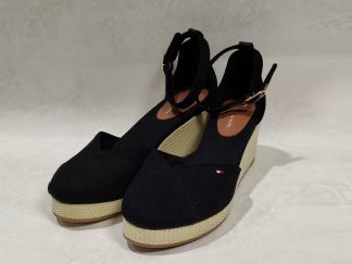Tommy Hilfiger, korolliset espadrillet