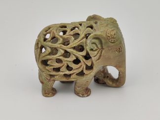 Veistetty norsuhahmo