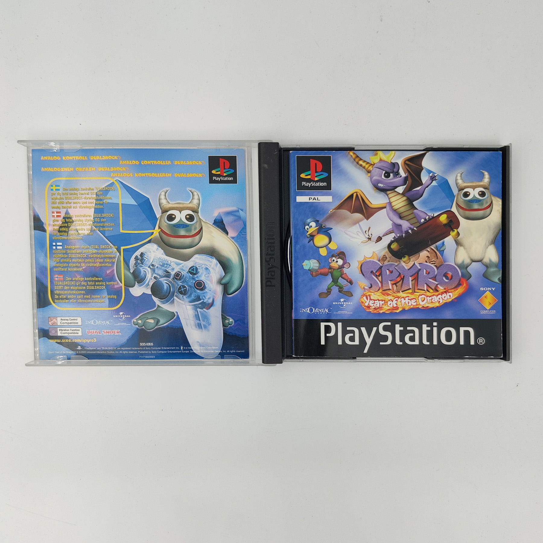Spyro: Year of the Dragon -peli PlayStation 1 - 3